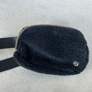 Black lululemon belt bag